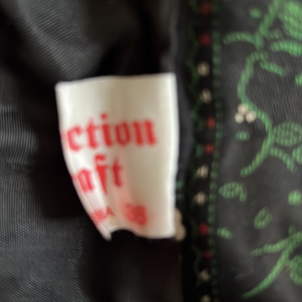 Vintage Austrian skirt, EU size 38, waist 27 1/2 inch - Picture 5 of 6